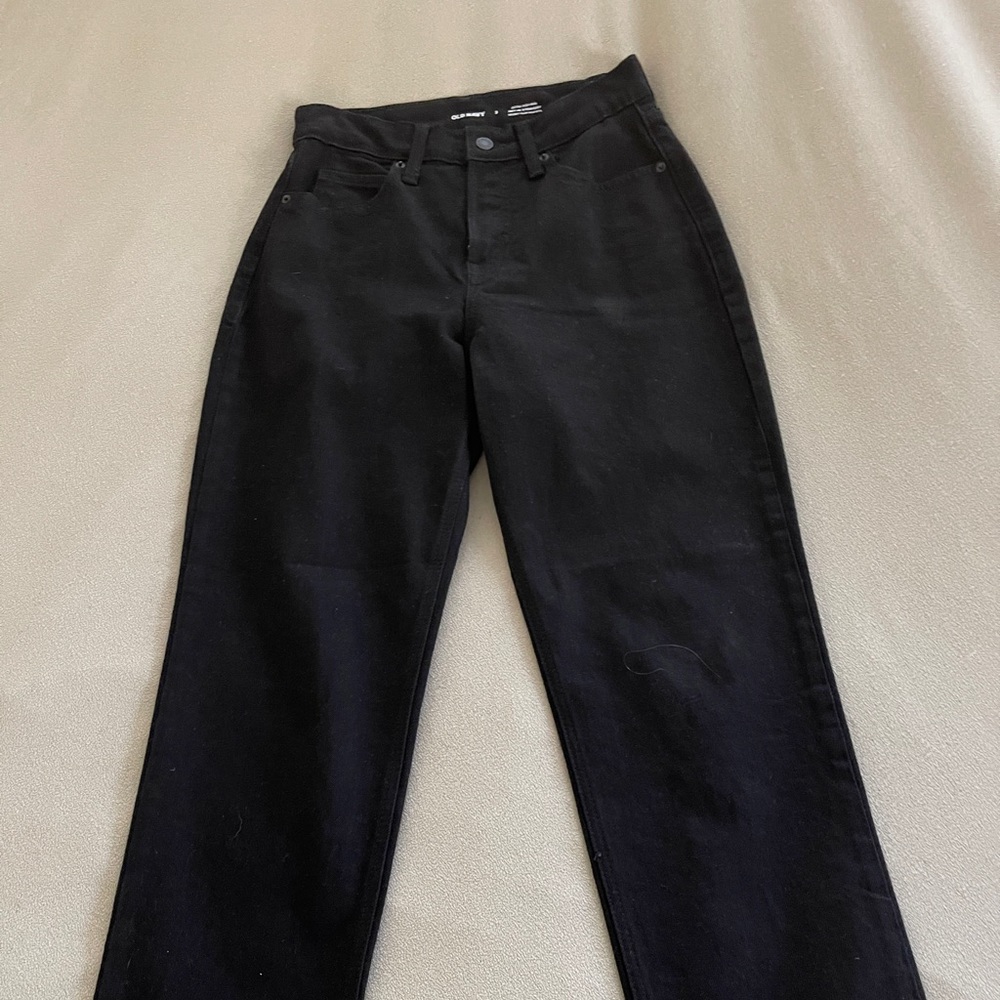 NWOT Old Navy black straight leg jeans size 2.